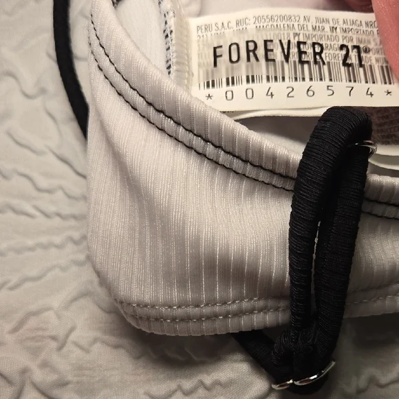 3/$10 Forever 21 Black and White Swim Top - Picture 2 of 6